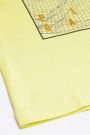 Tričko bez rukávů žluté s barevným potiskem na přední straně 2159950